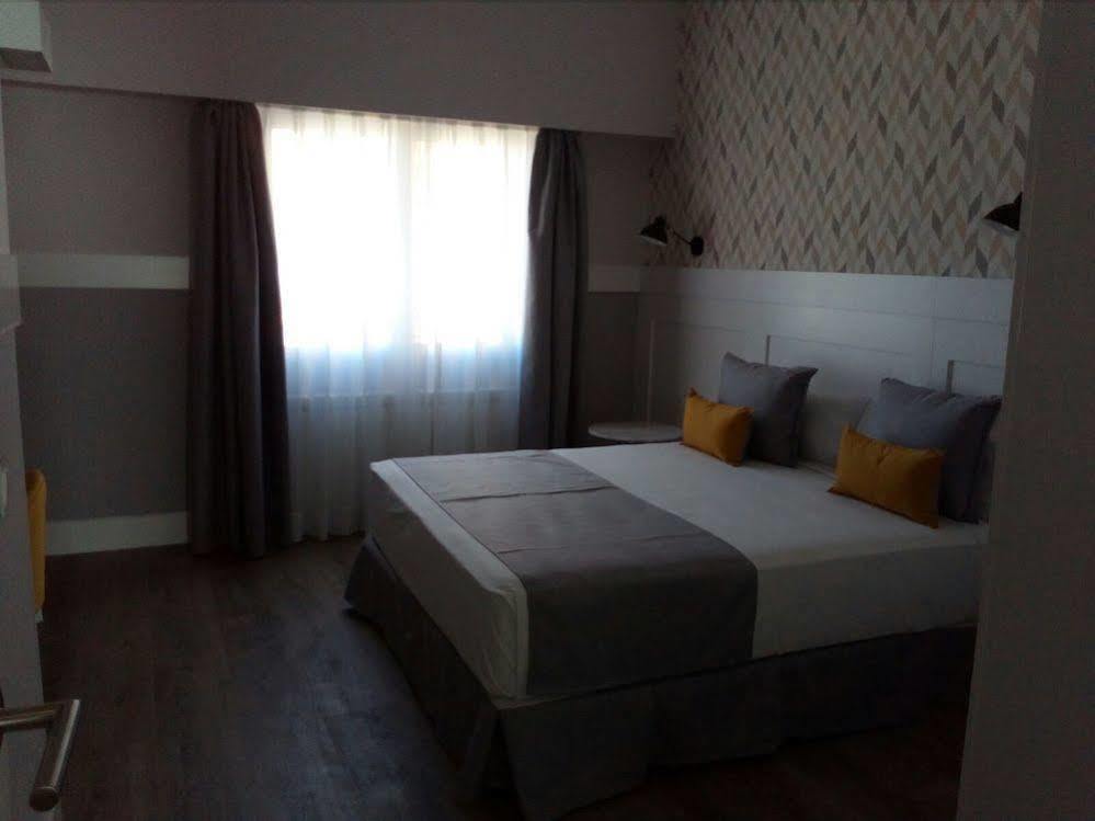 Bypillow Velazquez 45 Gasthuis Madrid